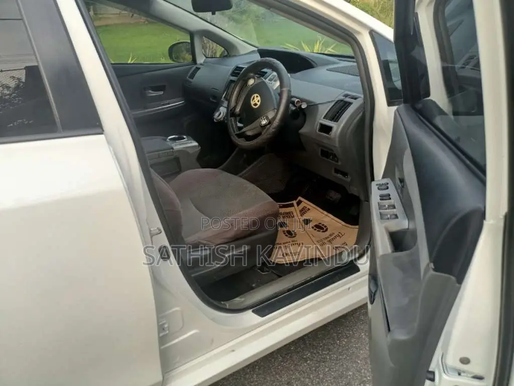 Toyota Prius 2012 Car (Used)