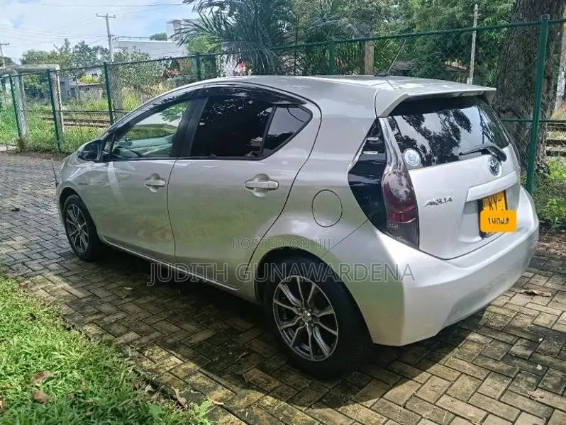 Toyota Aqua 2013 Car (Used)