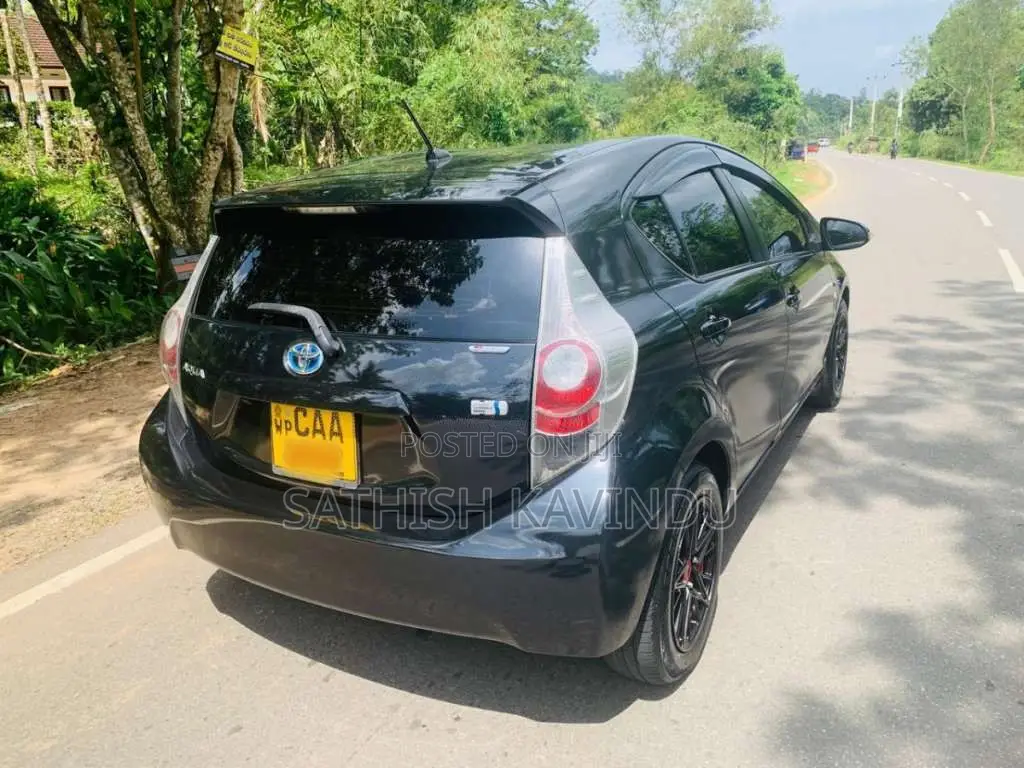 Toyota Aqua 2012 Car (Used)