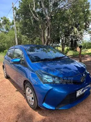 Toyota Vitz 2015 Car (Used)