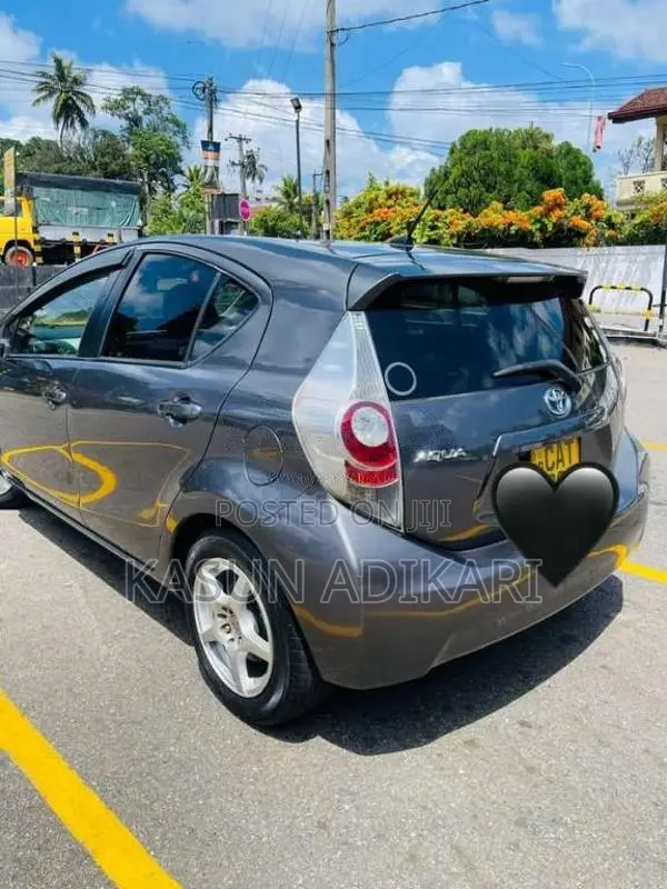 Toyota Aqua 2014 Car (Used)