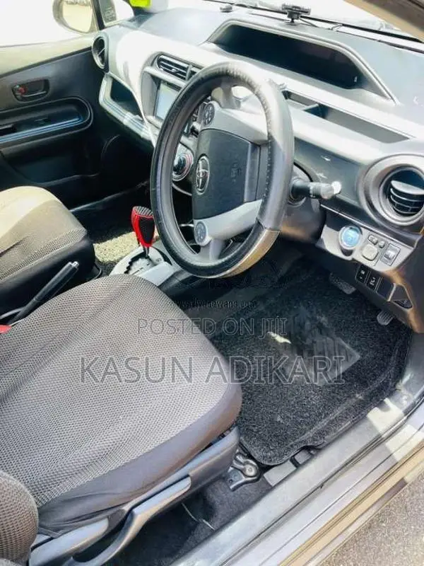 Toyota Aqua 2014 Car (Used)