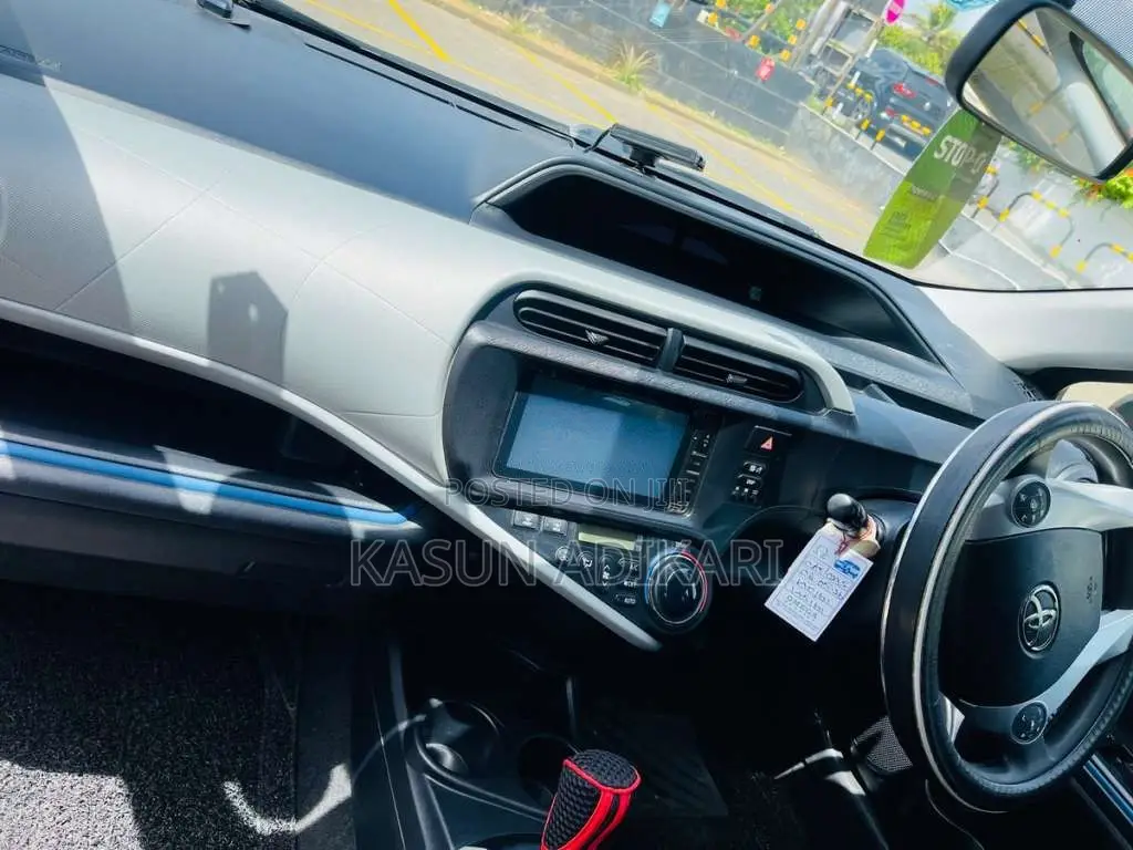 Toyota Aqua 2014 Car (Used)