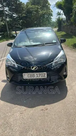 Toyota Vitz 2017 Car (Used)