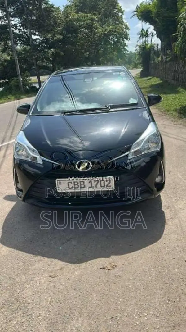 Toyota Vitz 2017 Car (Used)