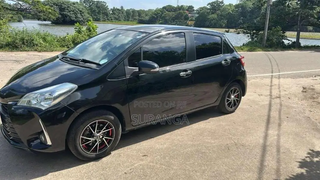 Toyota Vitz 2017 Car (Used)