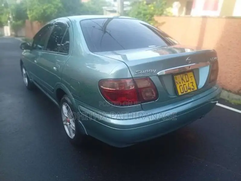 Nissan N16 1999 Car (Used)