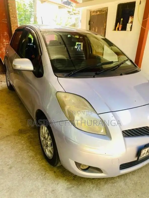 Toyota Vitz 2008 Car (Used)