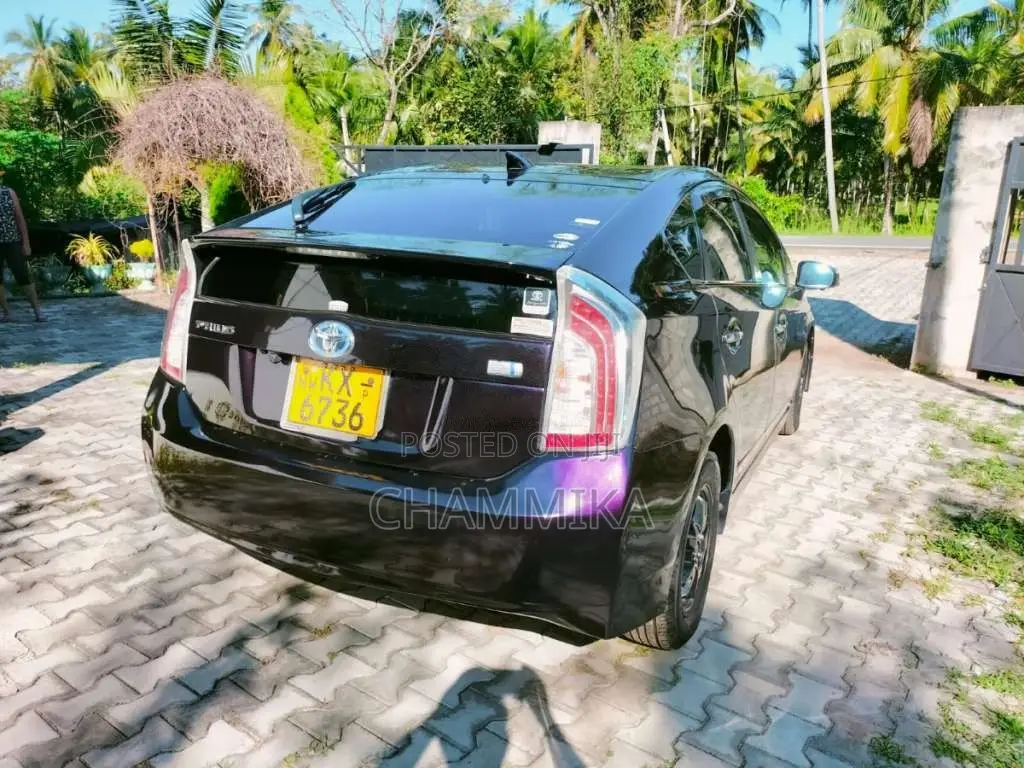 Toyota Prius 2012 Car (Used)
