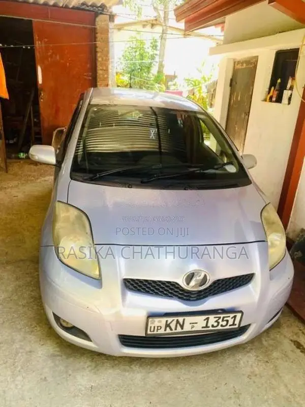 Toyota Vitz 2008 Car (Used)