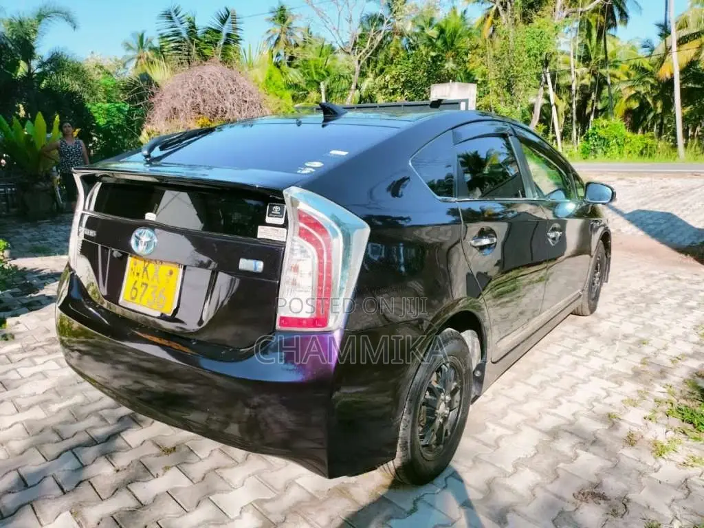 Toyota Prius 2012 Car (Used)