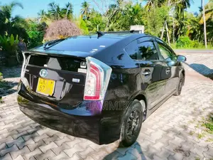 Toyota Prius 2012 Car (Used)