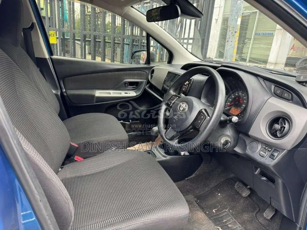 Toyota Vitz 2016 Car (Used)