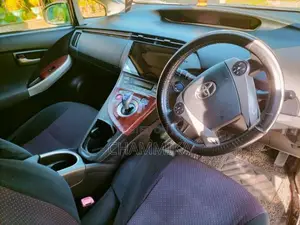 Toyota Prius 2012 Car (Used)