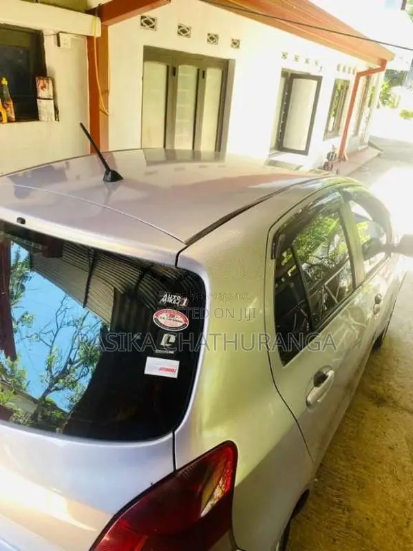 Toyota Vitz 2008 Car (Used)