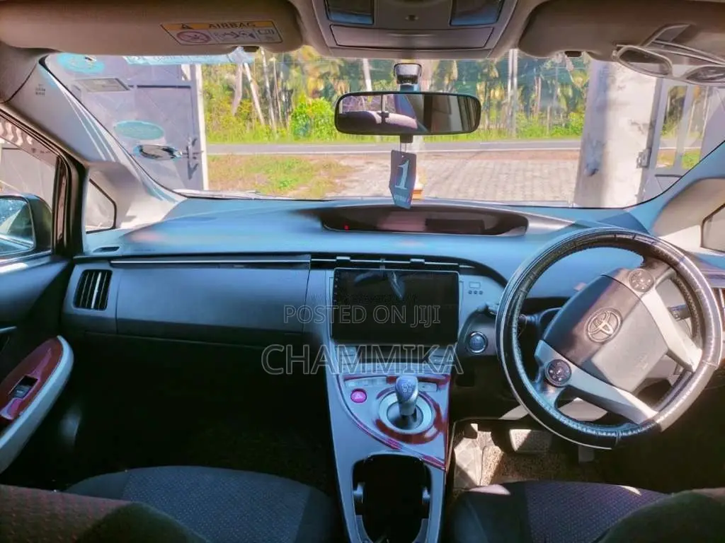 Toyota Prius 2012 Car (Used)
