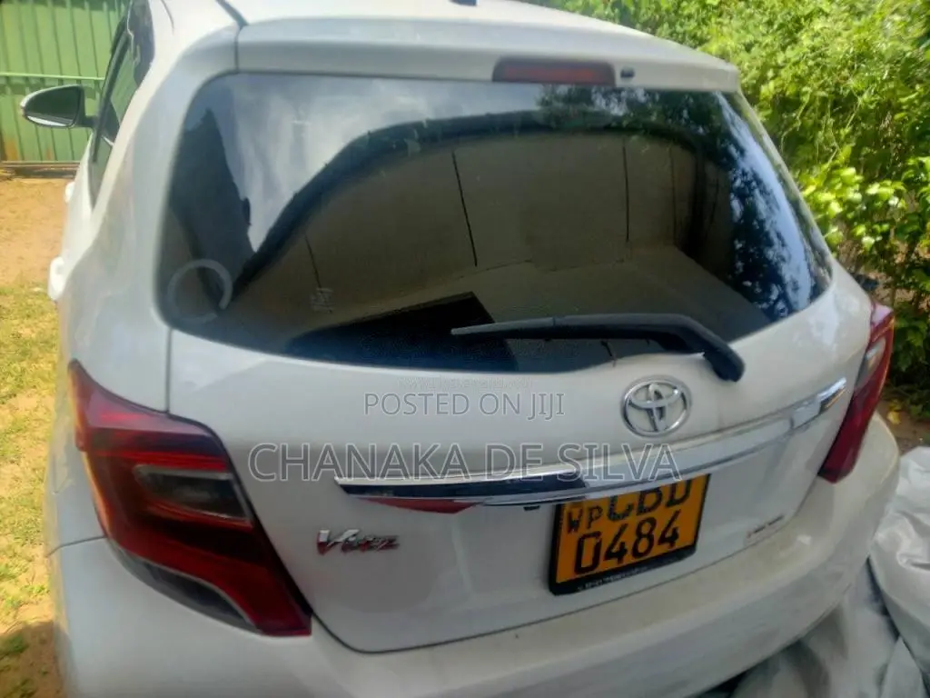 Toyota Vitz 2019 Car (Used)