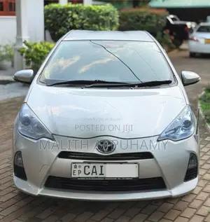 Toyota Aqua 2013 Car (Used)