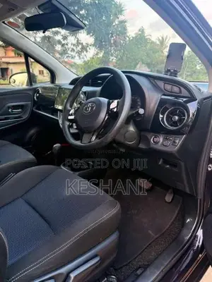 Toyota Vitz 2018 Car Unregistered (Recondition)