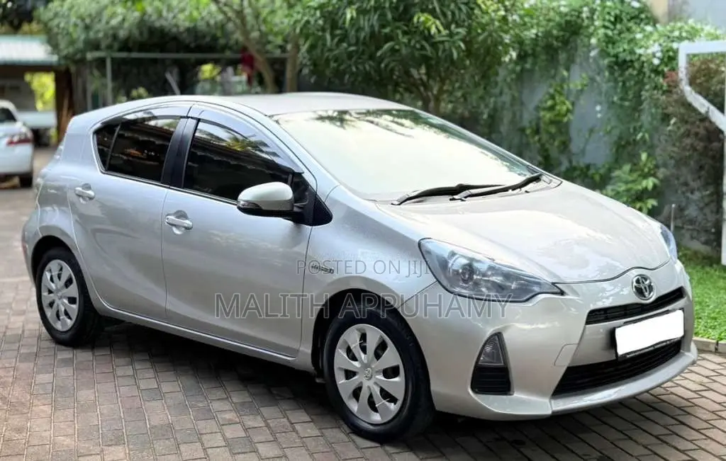 Toyota Aqua 2013 Car (Used)