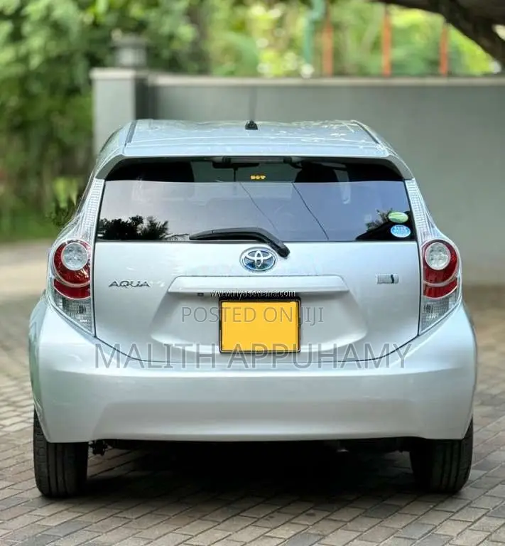 Toyota Aqua 2013 Car (Used)