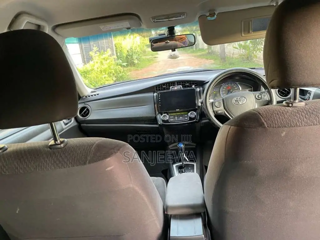 Toyota Axio 2014 Car (Used)