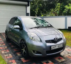 Toyota Vitz 2009 Car (Used)