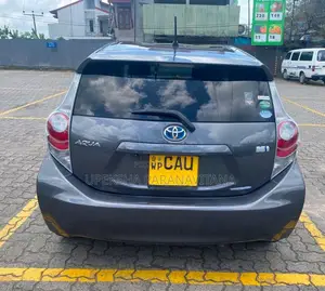 Toyota Aqua 2014 Car (Used)