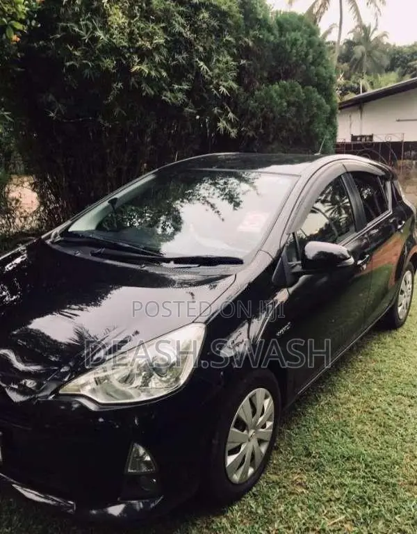 Toyota Aqua 2013 Car (Used)