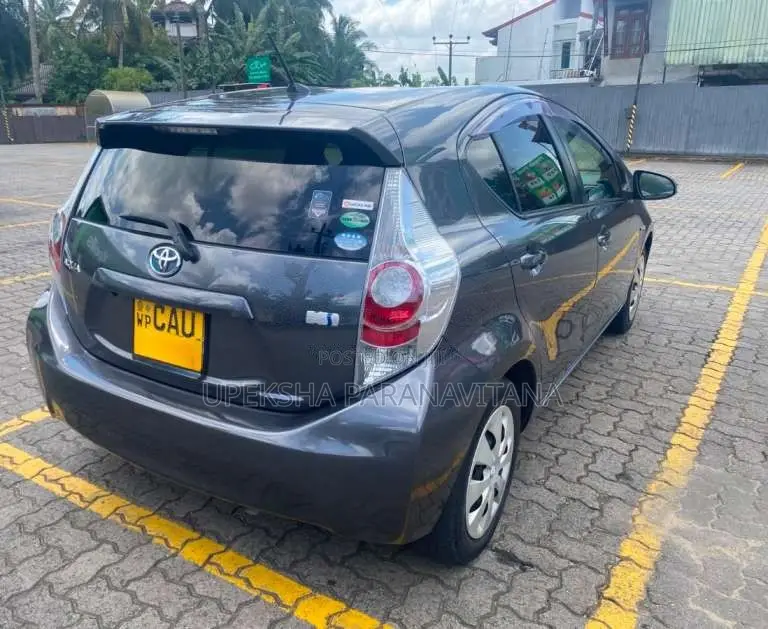 Toyota Aqua 2014 Car (Used)