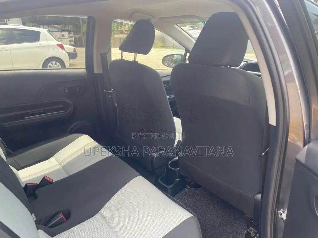 Toyota Aqua 2014 Car (Used)