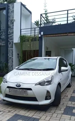 Toyota Aqua G 2013 Car (Used)