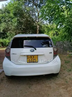 Toyota Aqua 2012 Car (Used)