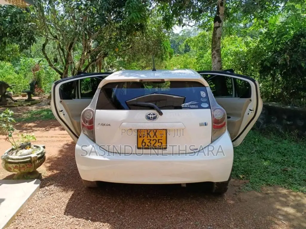 Toyota Aqua 2012 Car (Used)