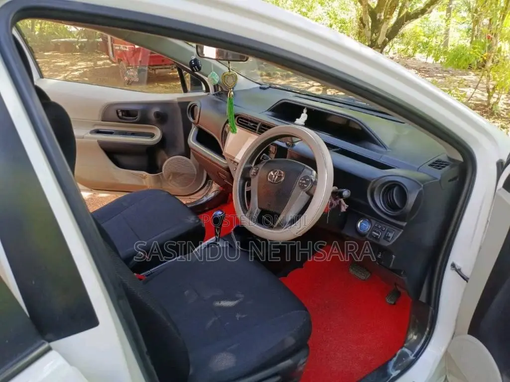 Toyota Aqua 2012 Car (Used)