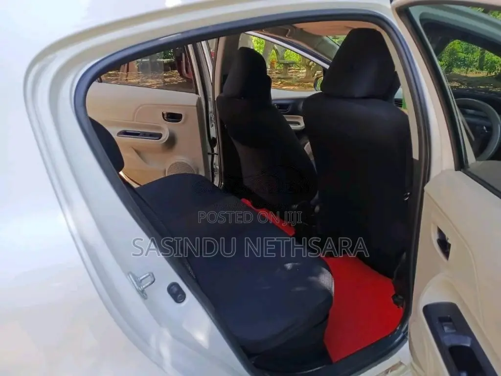 Toyota Aqua 2012 Car (Used)