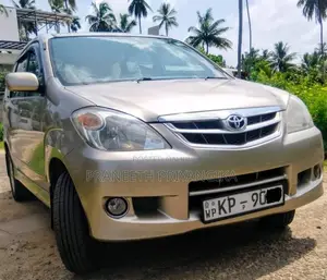 Toyota Avanza 2011 Car (Used)