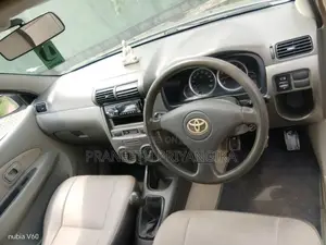 Toyota Avanza 2011 Car (Used)