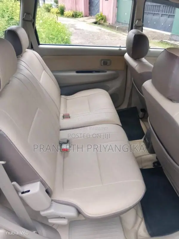 Toyota Avanza 2011 Car (Used)