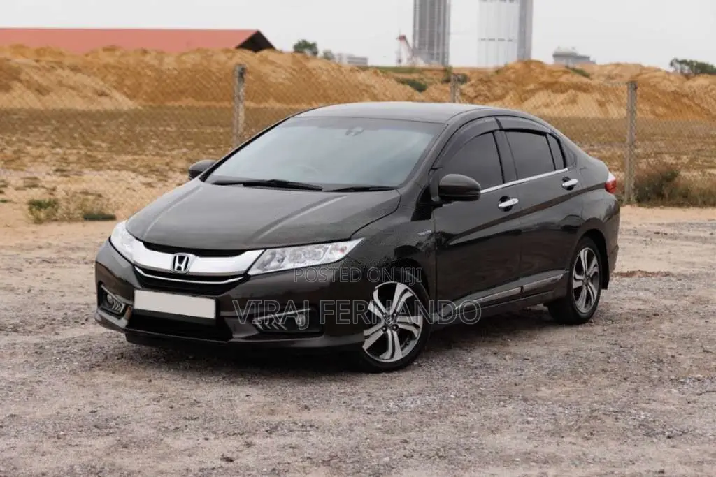 Honda Grace 2015 Car (Used)
