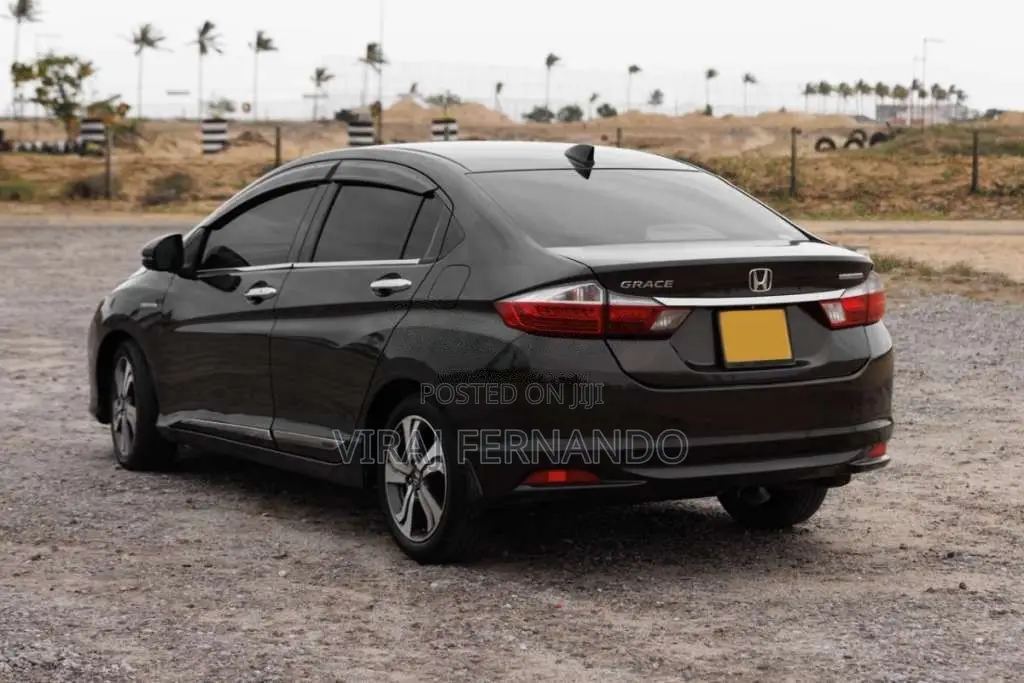 Honda Grace 2015 Car (Used)