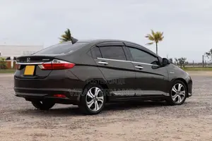 Honda Grace 2015 Car (Used)