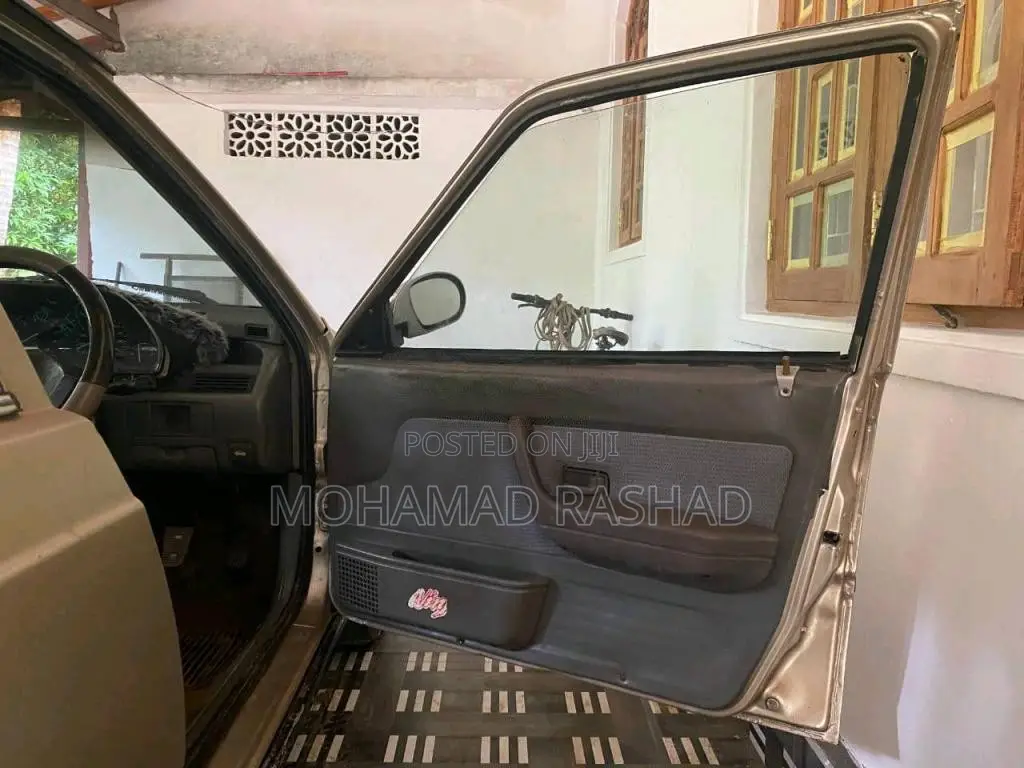 Hyundai Hyundai 1986 Car (Used)