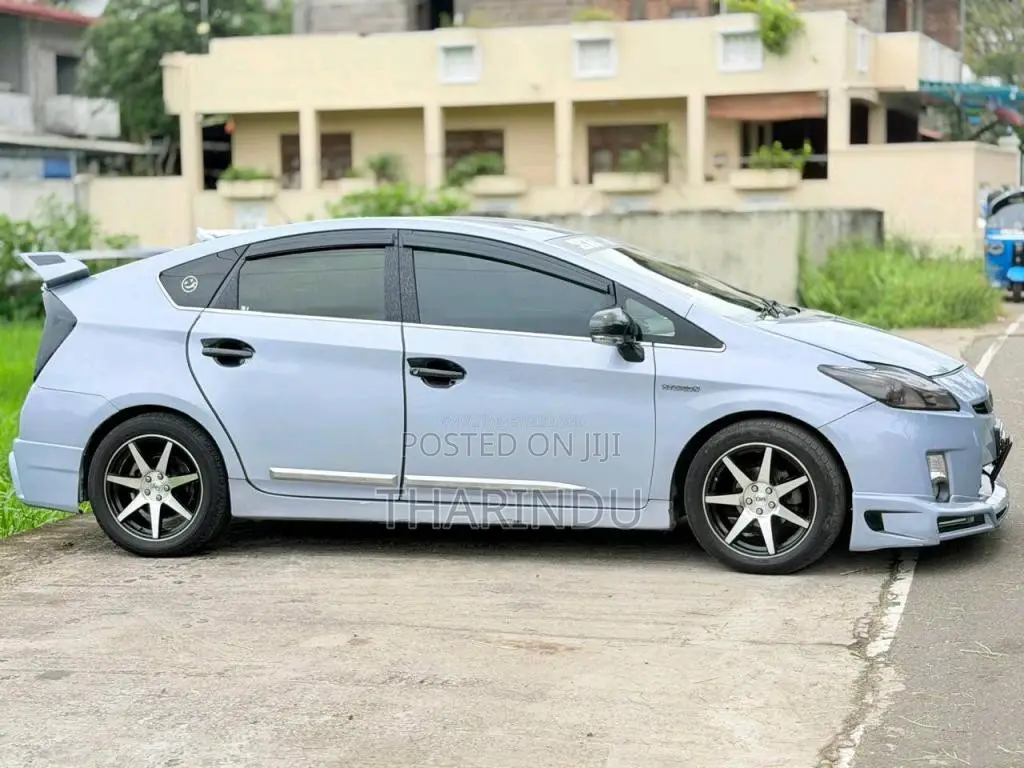 Toyota Prius 2013 Car (Used)