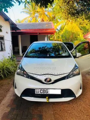 Toyota Vitz 2016 Car (Used)