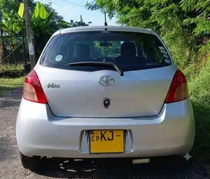 Toyota Vitz 2007 Car (Used)