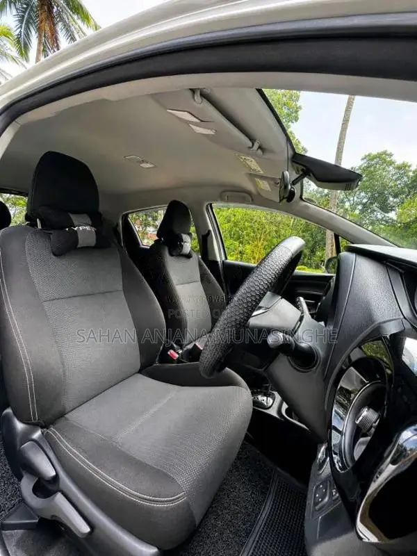 Toyota Vitz 2019 Car (Used)