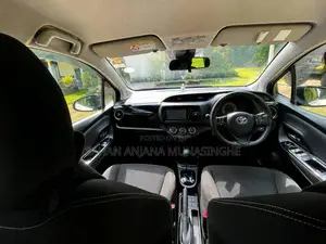 Toyota Vitz 2019 Car (Used)