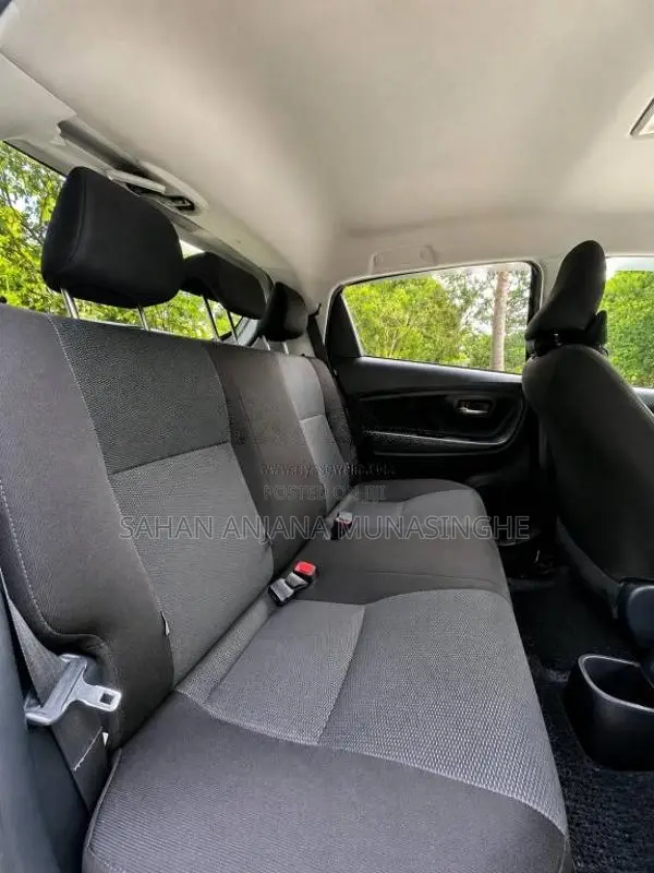 Toyota Vitz 2019 Car (Used)