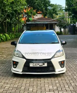 Toyota Prius 2013 Car (Used)